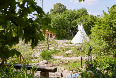 Außengelände der Kita "Naturkinder St, Georg" im bayrischen Pöring.