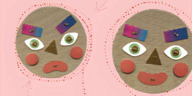 ein aus Pappe gebasteltes Gesicht, das untershciedliche Emotionen zeigt.